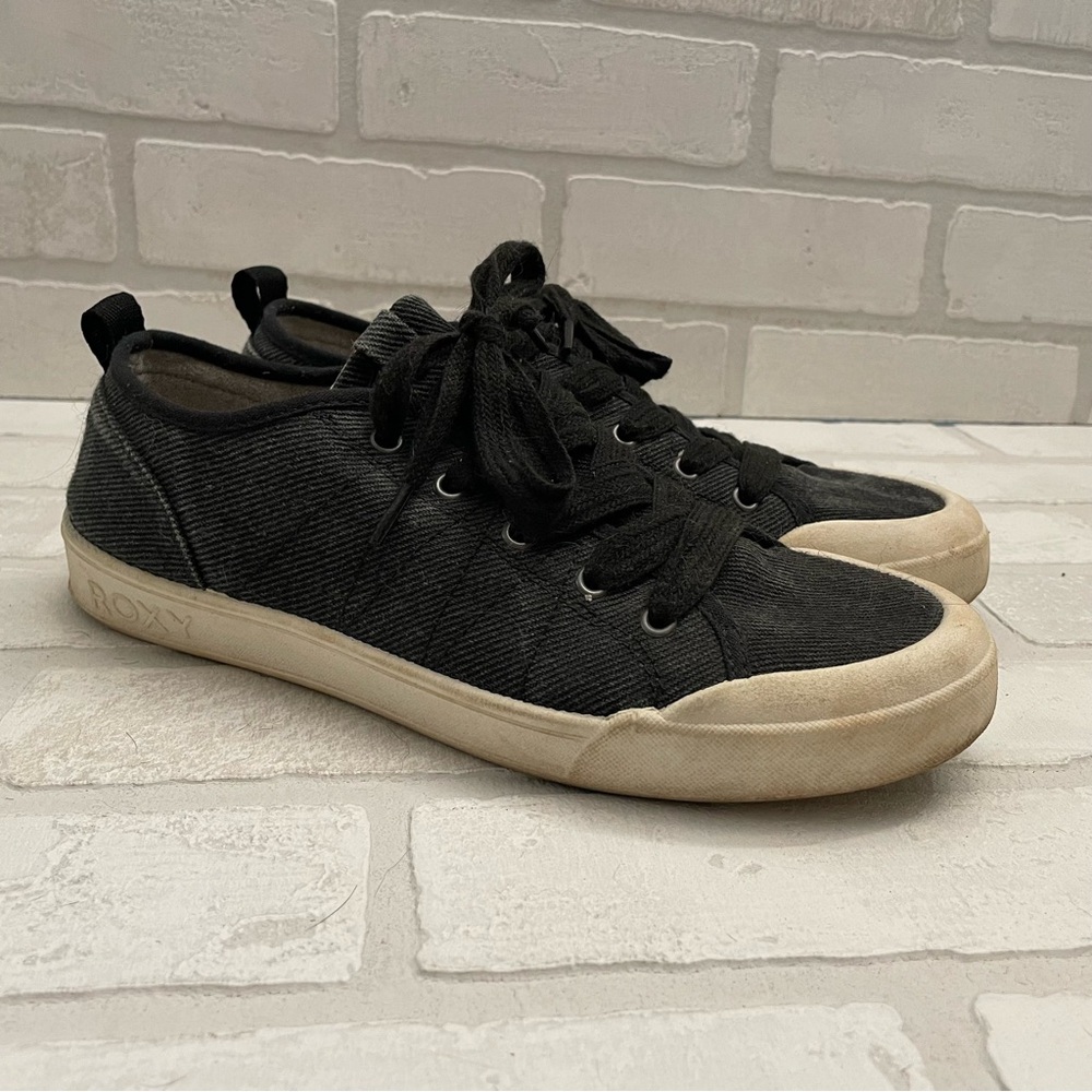 ROXY Women’s Black and White Canvas Shoes Size 9.5